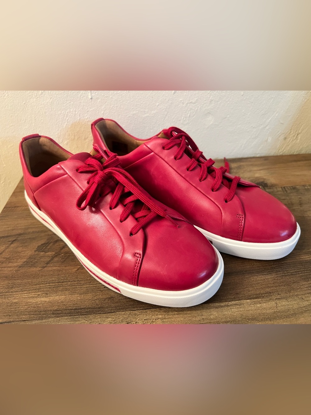 Clarks Unstructured Un Maui Lace Up Premium Leather Sneakers Size 9.5 Raspberry